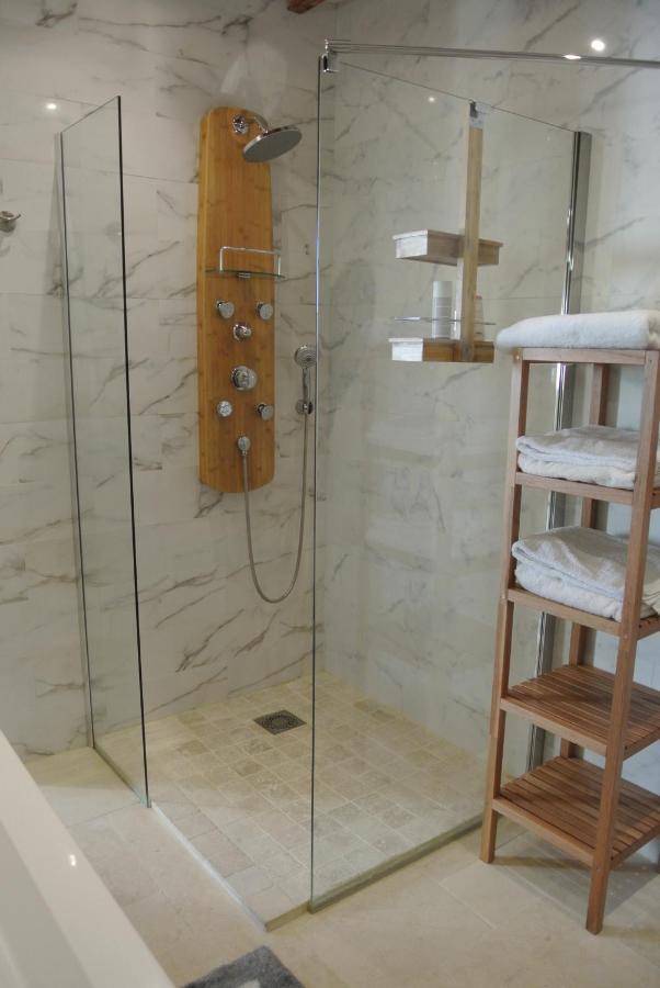 Grand Tamaris Hosting Bed and Breakfast Arles Buitenkant foto