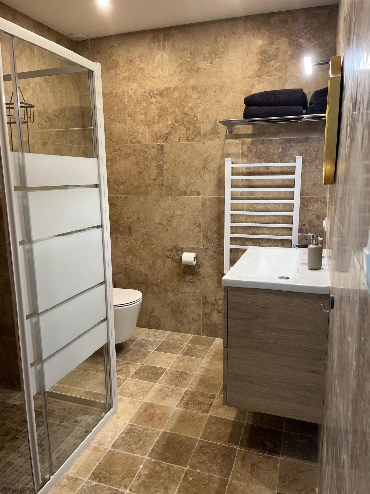 Grand Tamaris Hosting Bed and Breakfast Arles Buitenkant foto